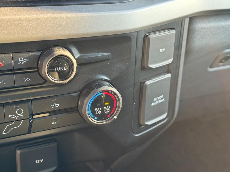 Ford Super Duty F-350 DRW Vehicle Image 23