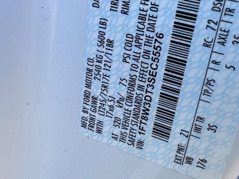 Ford Super Duty F-350 DRW Vehicle Image 26