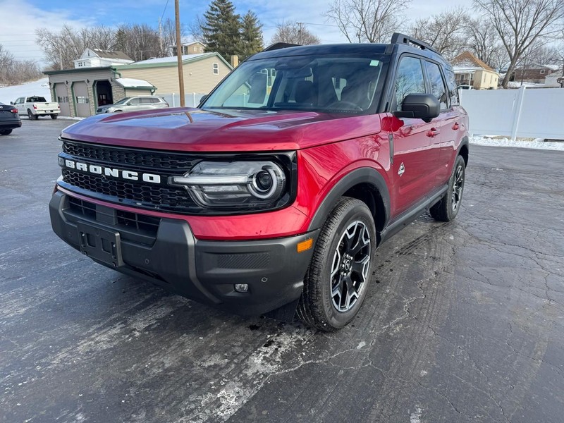 Ford Bronco Sport Vehicle Full-screen Gallery Image 03