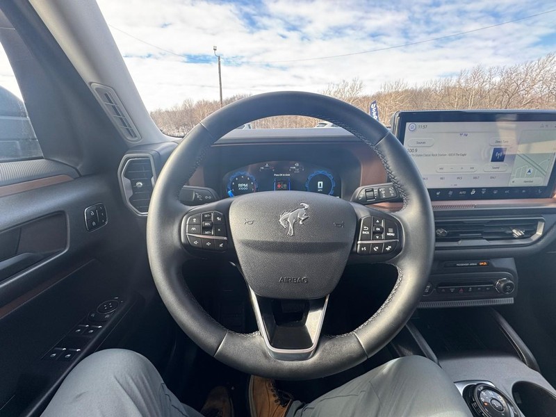 Ford Bronco Sport Vehicle Full-screen Gallery Image 12