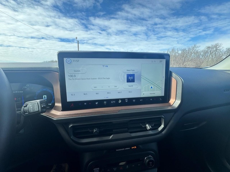 Ford Bronco Sport Vehicle Full-screen Gallery Image 16