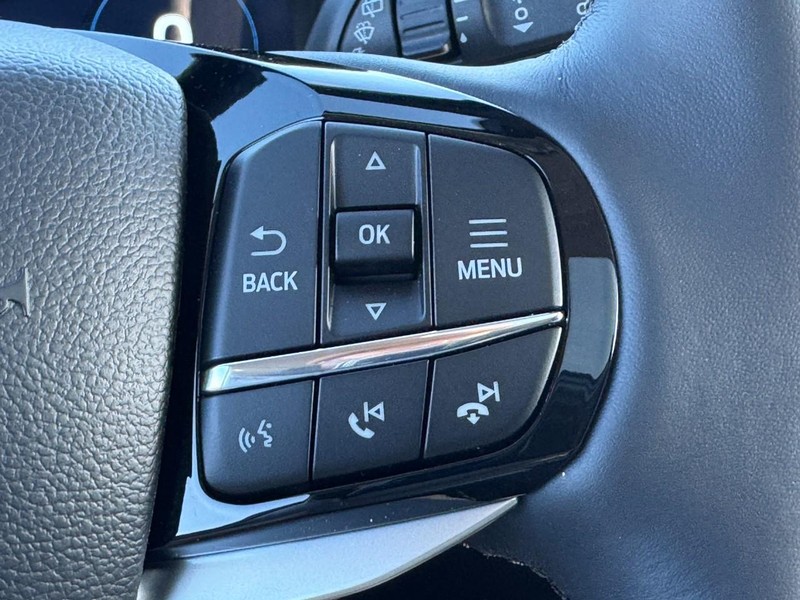 Ford Explorer Vehicle Image 19