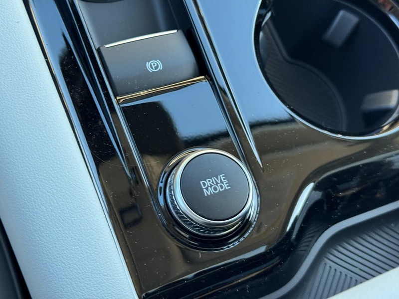 Ford Explorer Vehicle Image 20