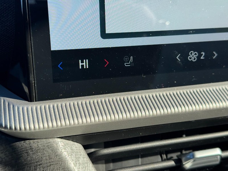 Ford Explorer Vehicle Image 22