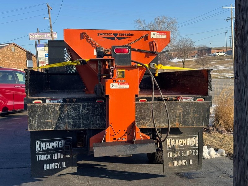 Ford Super Duty F-350 DRW Vehicle Image 05