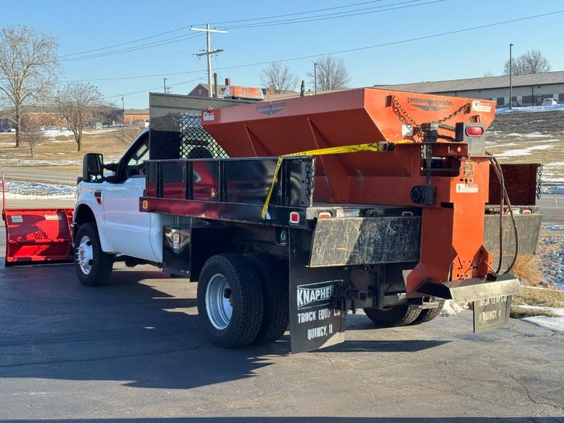 Ford Super Duty F-350 DRW Vehicle Image 06