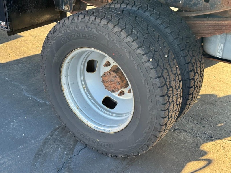 Ford Super Duty F-350 DRW Vehicle Image 07