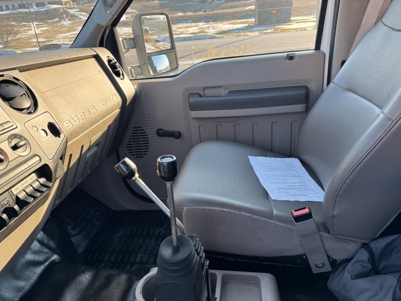 Ford Super Duty F-350 DRW Vehicle Image 10