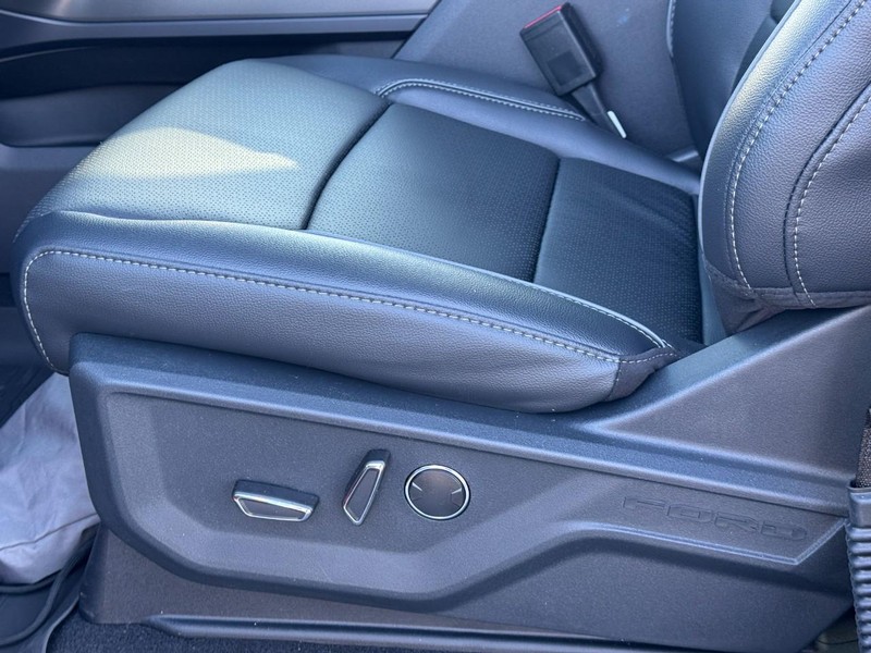 Ford F-150 Vehicle Image 14