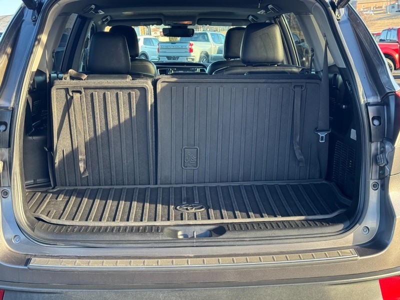 Toyota Highlander Vehicle Image 04