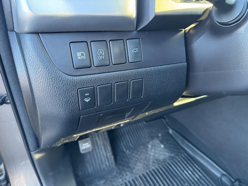 Toyota Highlander Vehicle Image 18
