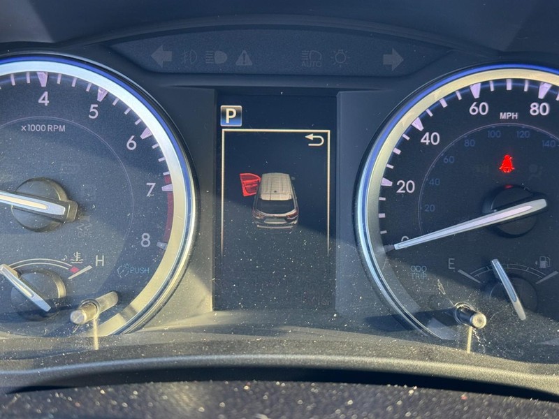 Toyota Highlander Vehicle Image 22