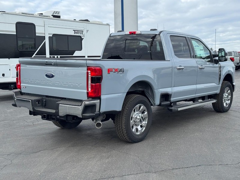 Ford Super Duty F-250 SRW Vehicle Image 03