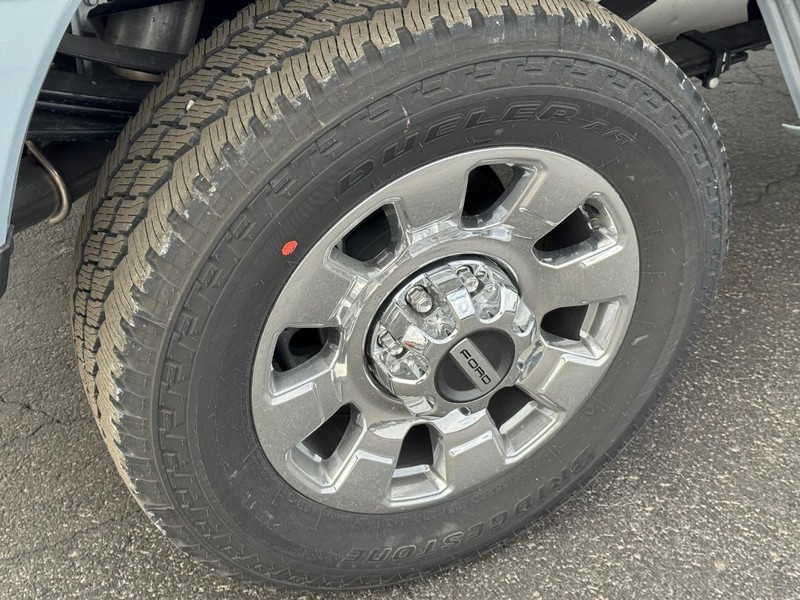 Ford Super Duty F-250 SRW Vehicle Image 05