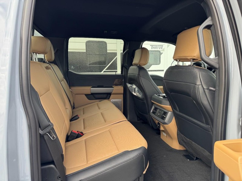 Ford Super Duty F-250 SRW Vehicle Image 06