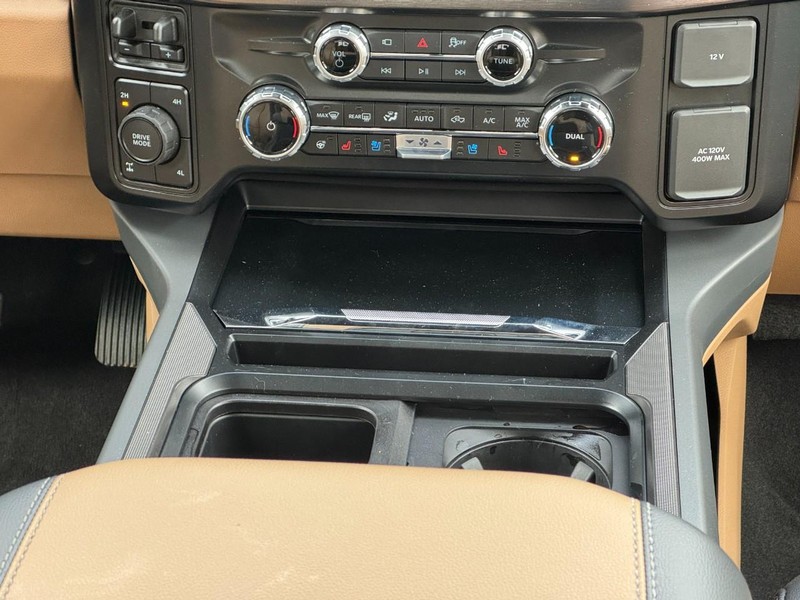 Ford Super Duty F-250 SRW Vehicle Image 10