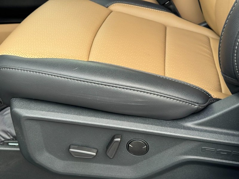 Ford Super Duty F-250 SRW Vehicle Image 13