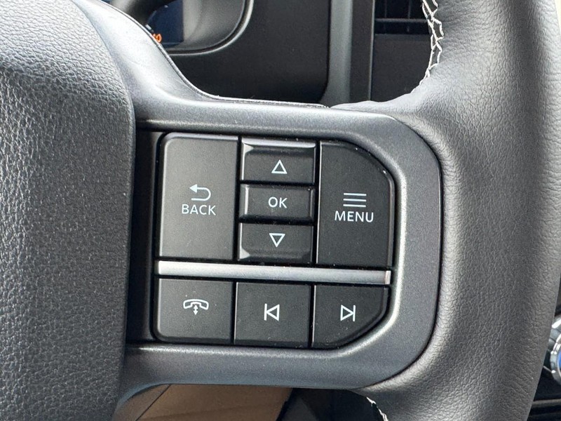 Ford Super Duty F-250 SRW Vehicle Image 16