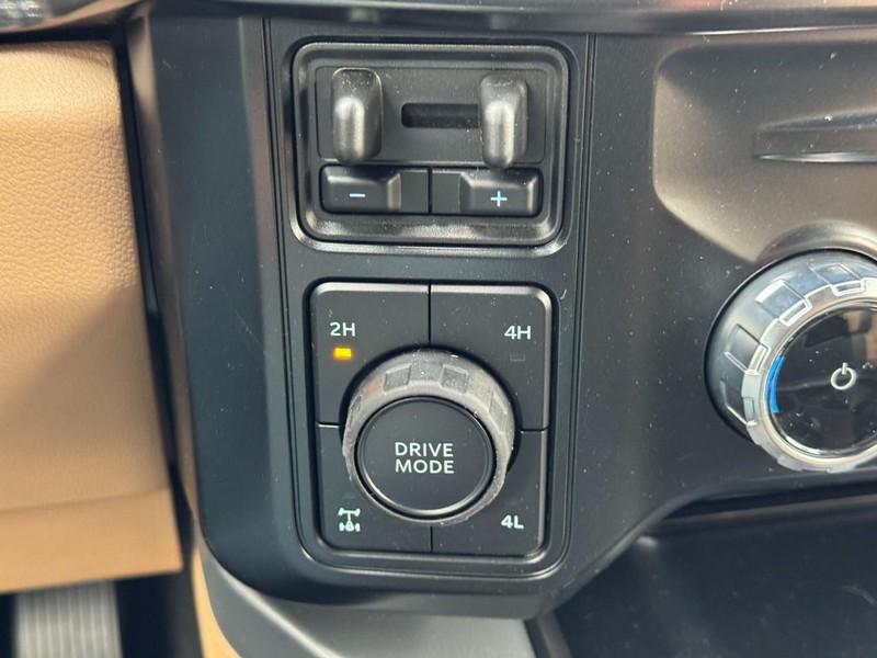 Ford Super Duty F-250 SRW Vehicle Image 18