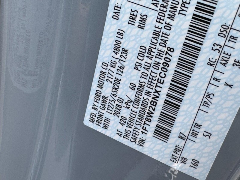 Ford Super Duty F-250 SRW Vehicle Image 21