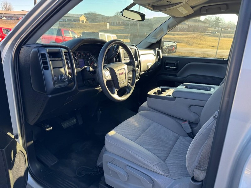 GMC Sierra 1500 Vehicle Image 11