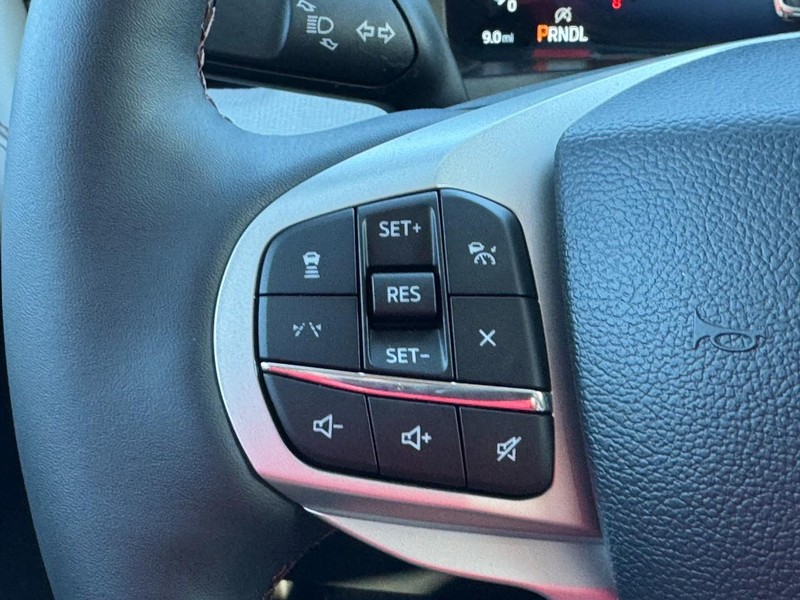 Ford Explorer Vehicle Image 16