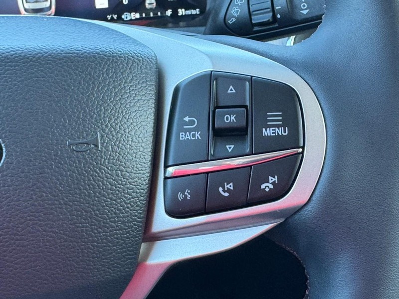 Ford Explorer Vehicle Image 17