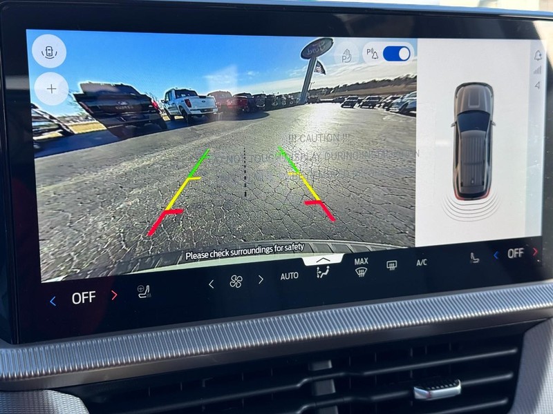 Ford Explorer Vehicle Image 19