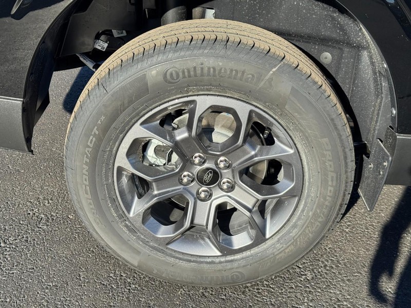 Ford Maverick Vehicle Image 04