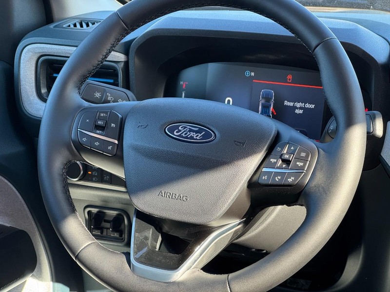 Ford Maverick Vehicle Image 06