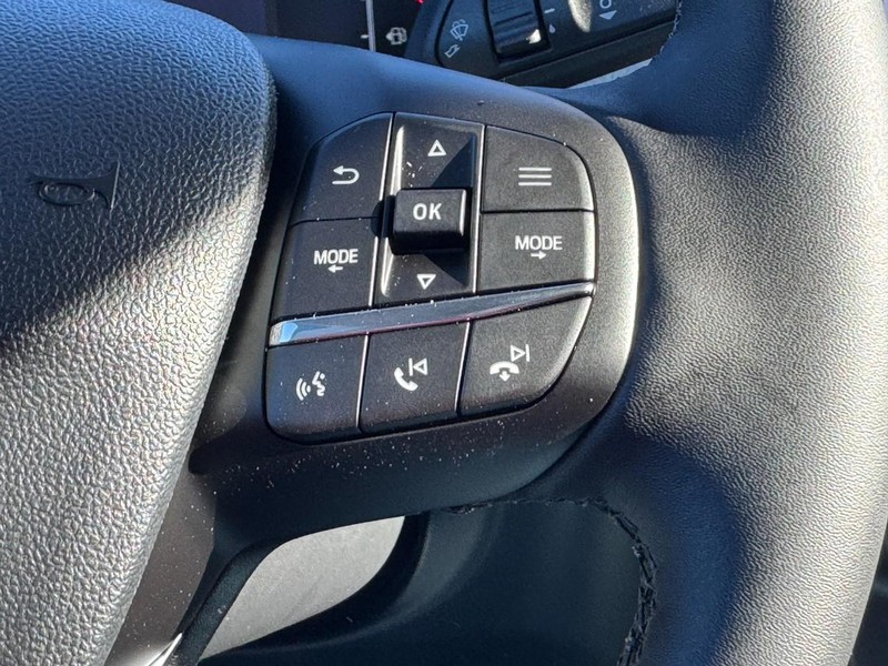 Ford Maverick Vehicle Image 13