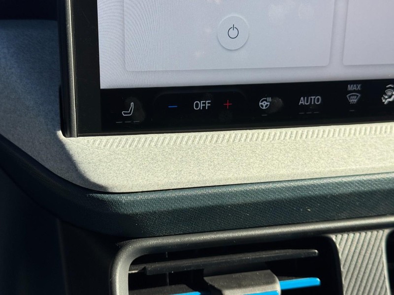 Ford Maverick Vehicle Image 14