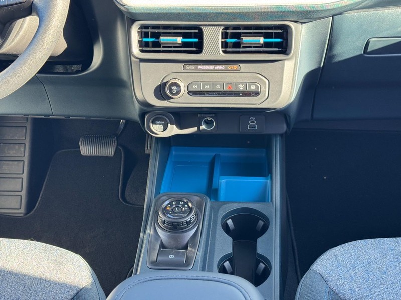 Ford Maverick Vehicle Image 09