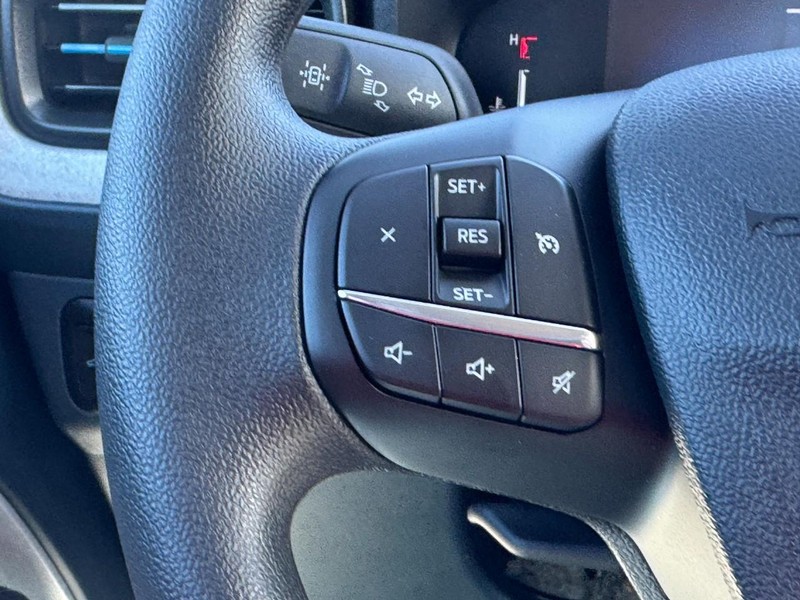 Ford Maverick Vehicle Image 13