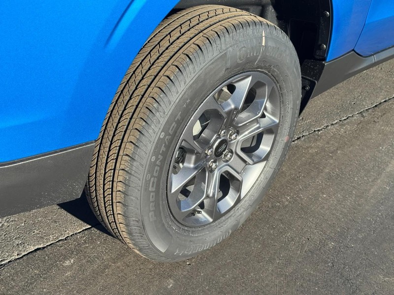 Ford Maverick Vehicle Image 04