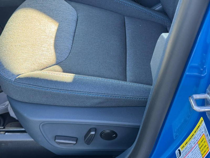 Ford Maverick Vehicle Image 11