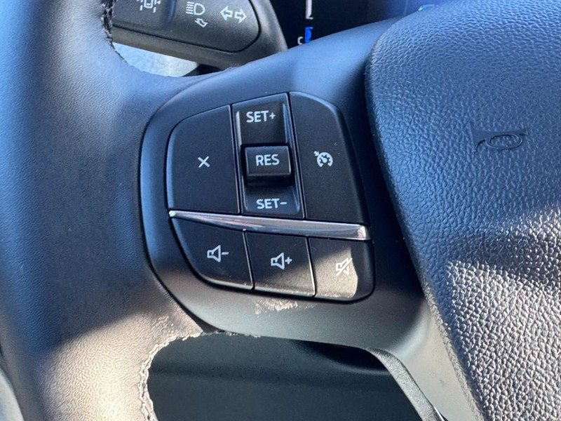 Ford Maverick Vehicle Image 13