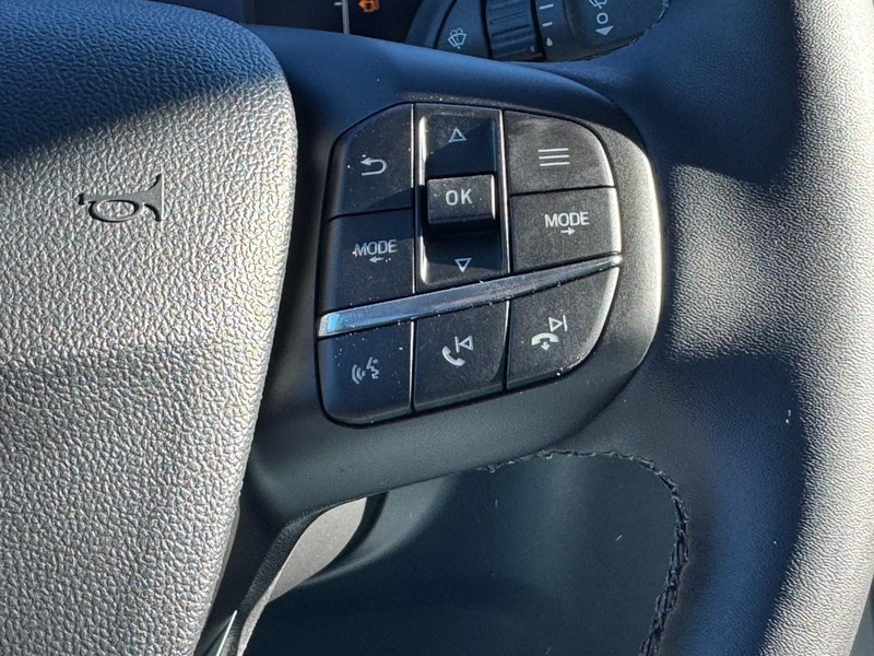 Ford Maverick Vehicle Image 14