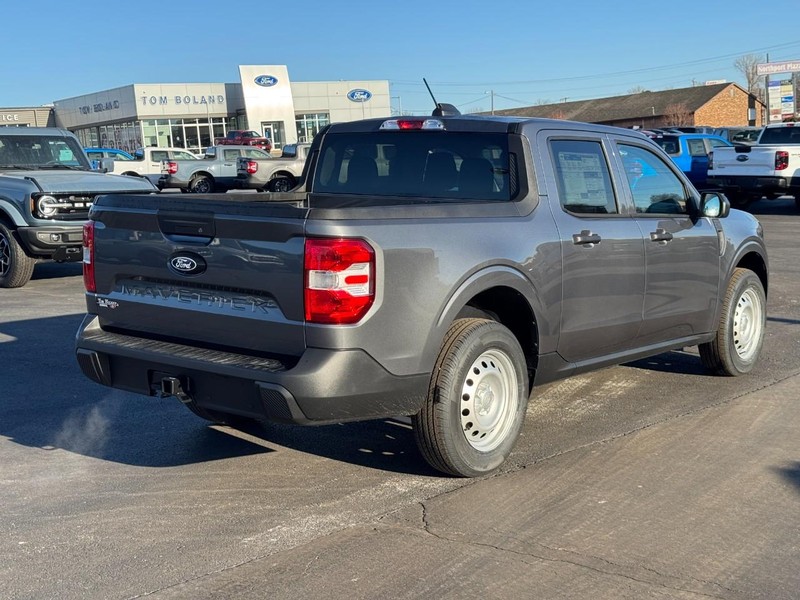 Ford Maverick Vehicle Image 03