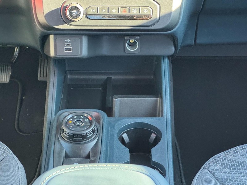 Ford Maverick Vehicle Image 09