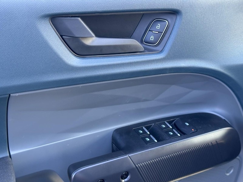 Ford Maverick Vehicle Image 10