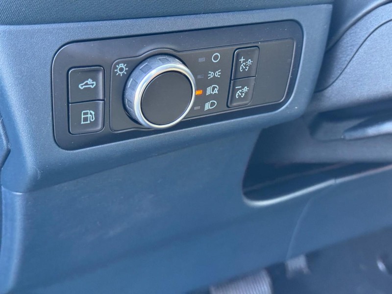 Ford Maverick Vehicle Image 12