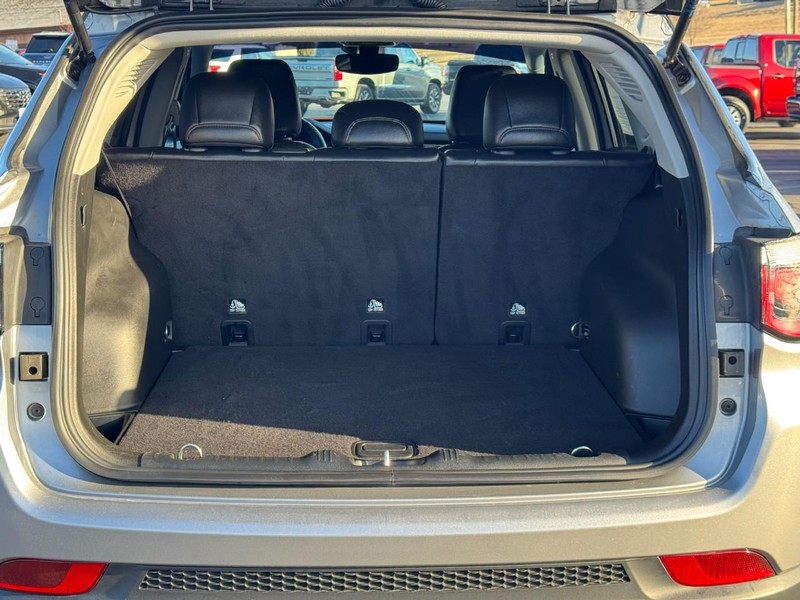 Jeep Compass Vehicle Image 04