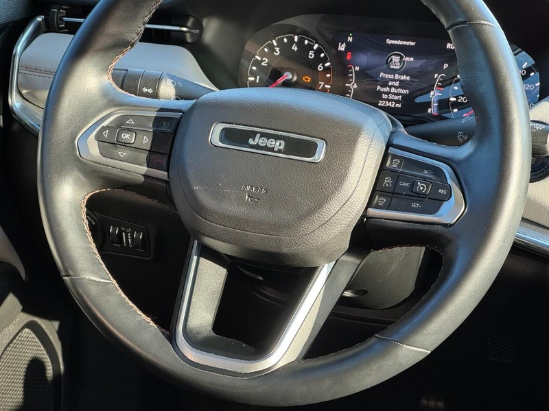 Jeep Compass Vehicle Image 12