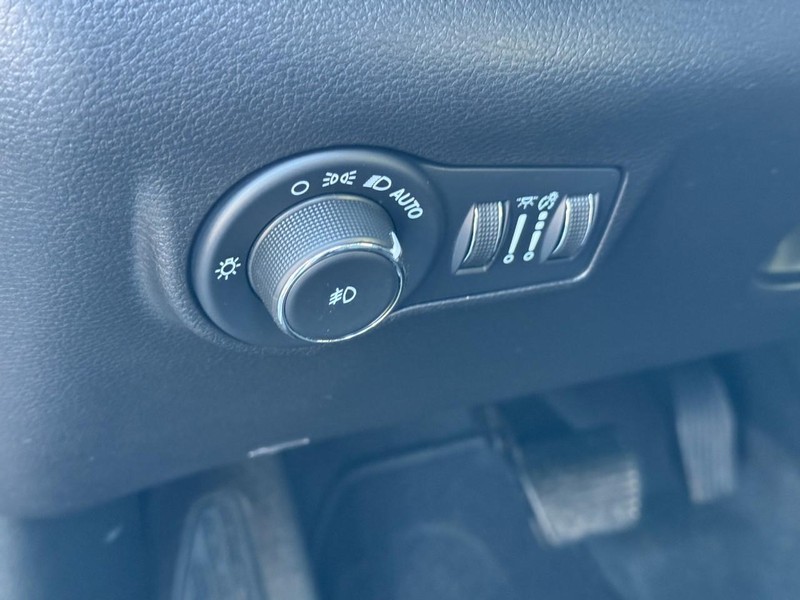 Jeep Compass Vehicle Image 17