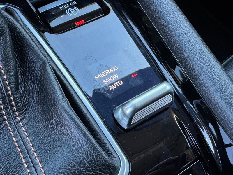 Jeep Compass Vehicle Image 23