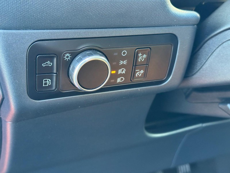 Ford Maverick Vehicle Image 16