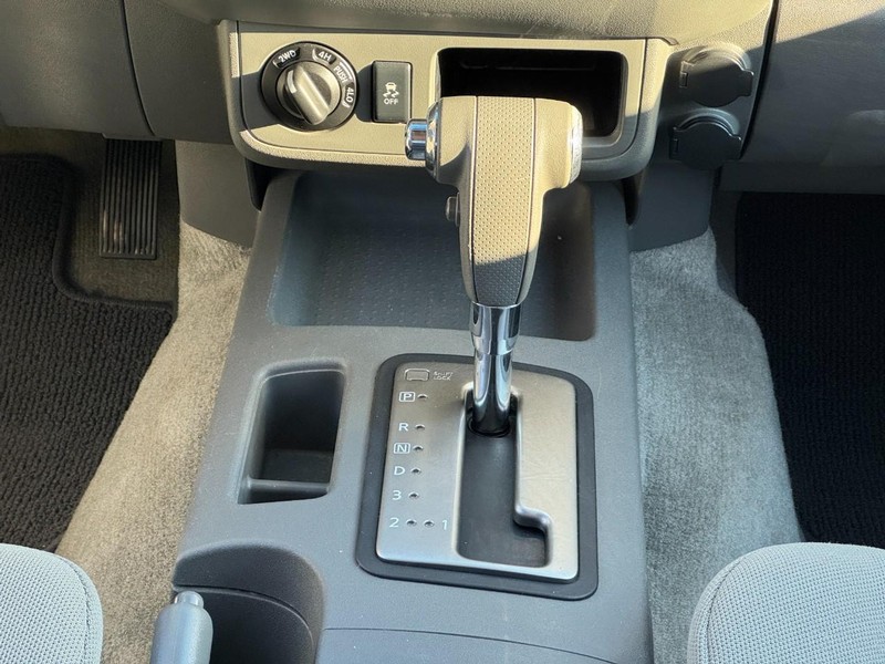 Nissan Frontier Vehicle Image 14
