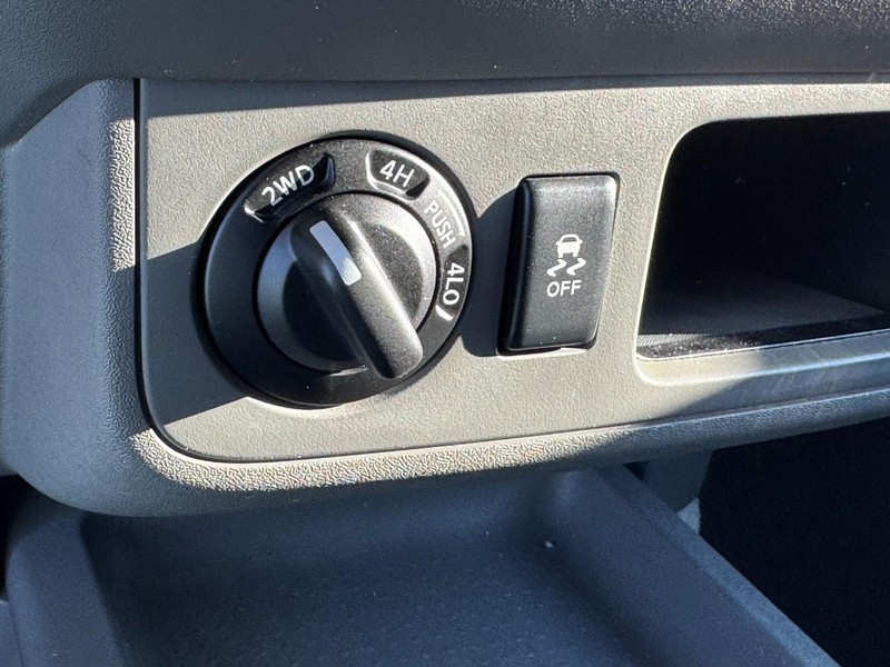 Nissan Frontier Vehicle Image 19