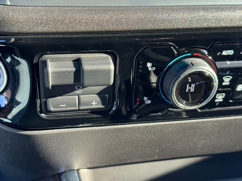 Chevrolet Silverado 1500 Vehicle Image 21